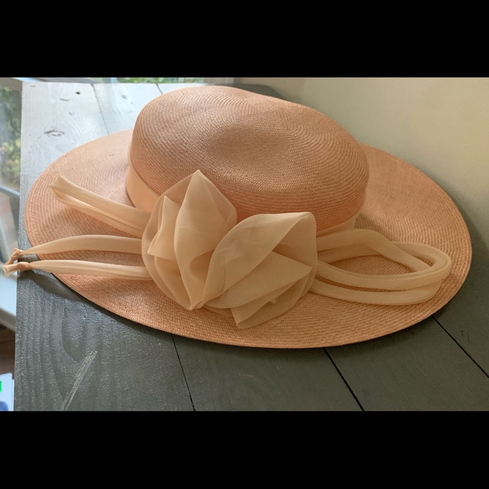 Vintage Saks Fifth Avenue Peach Hat